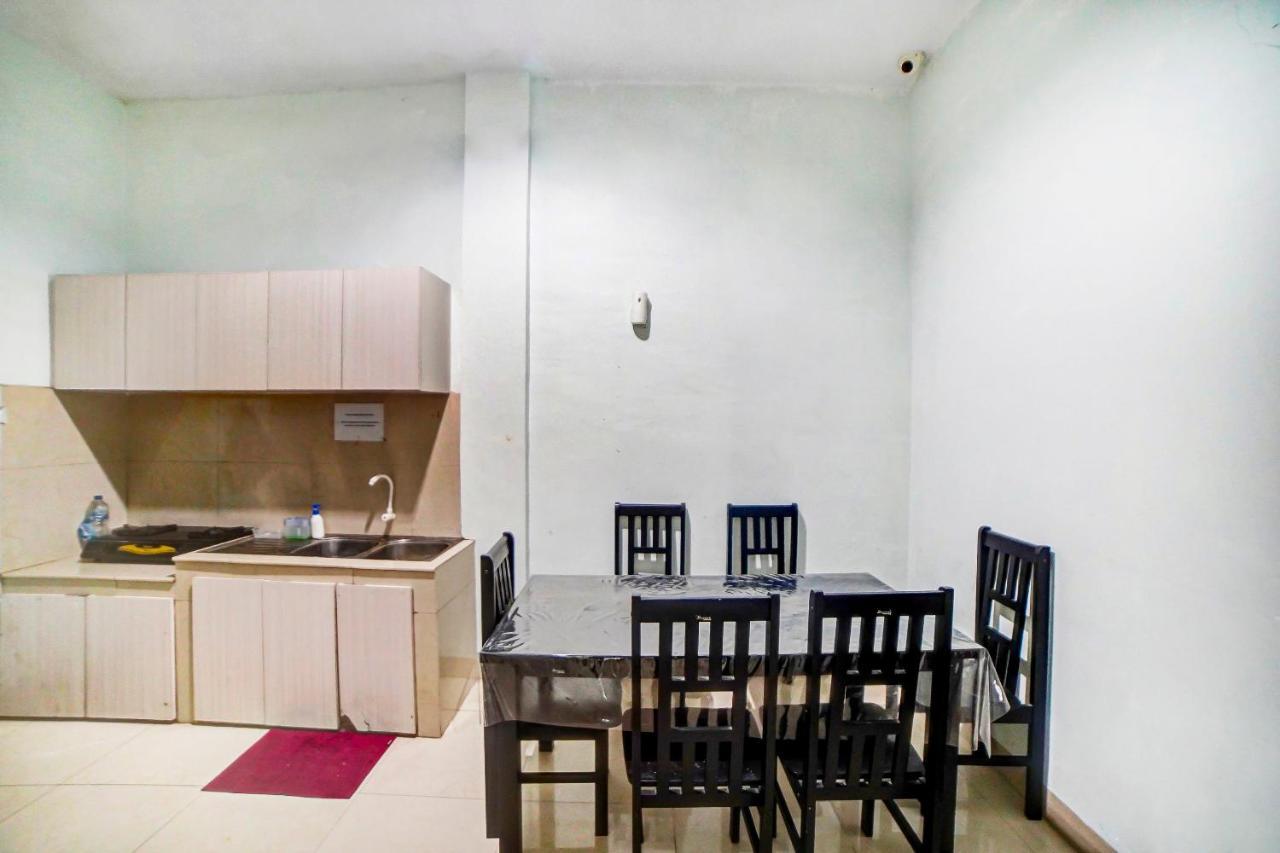 OYO 91170 Ayahanda Residence Medan Bagian luar foto
