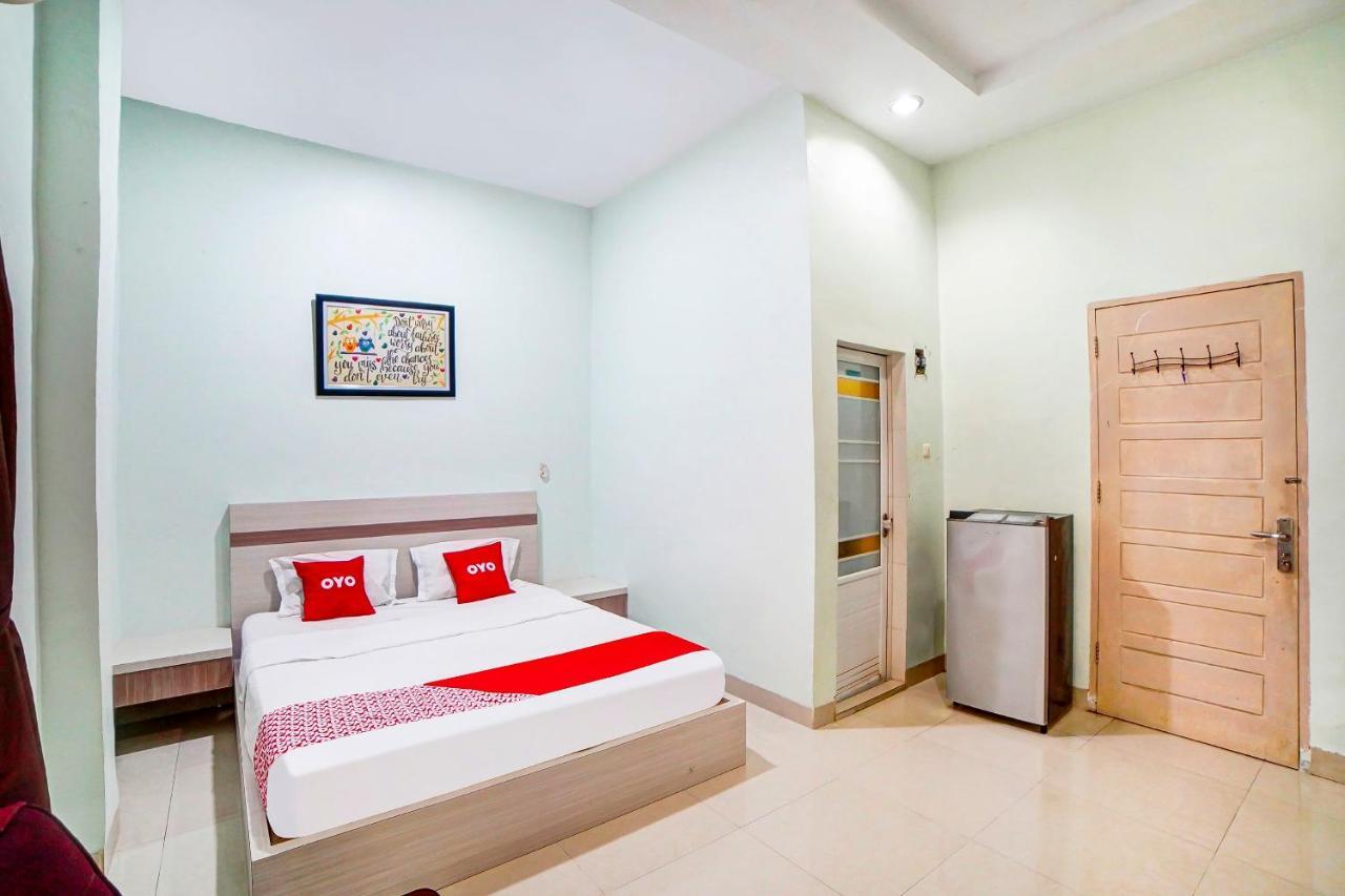 OYO 91170 Ayahanda Residence Medan Bagian luar foto