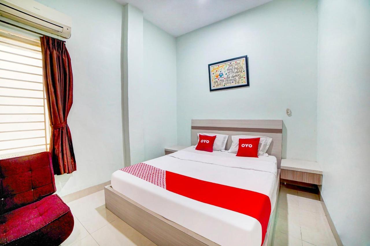 OYO 91170 Ayahanda Residence Medan Bagian luar foto