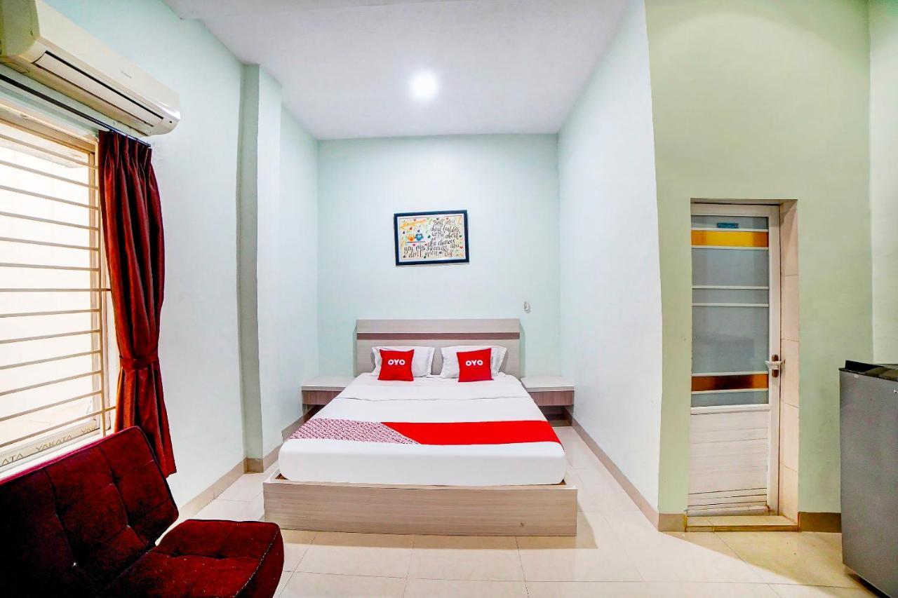 OYO 91170 Ayahanda Residence Medan Bagian luar foto